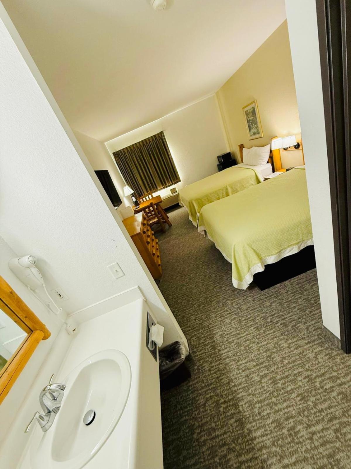 Knights Inn New Florence Екстер'єр фото